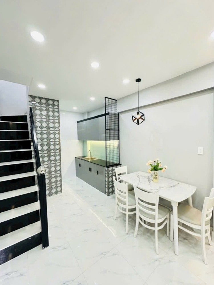 Nhỉnh 3 Tỷ – Âu Cơ – 24M² (3x8) – 2 Phòng Ngủ – Trung Tâm Tân Phú