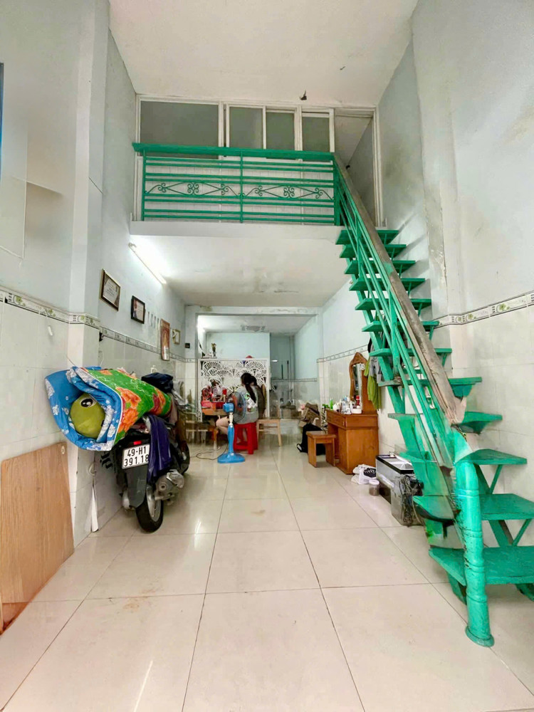 BÁN NHÀ 4 X  18M  – SHR THỚI TAM THÔN, HÓC MÔN HẺM XE HƠI GẦN QUẬN 12