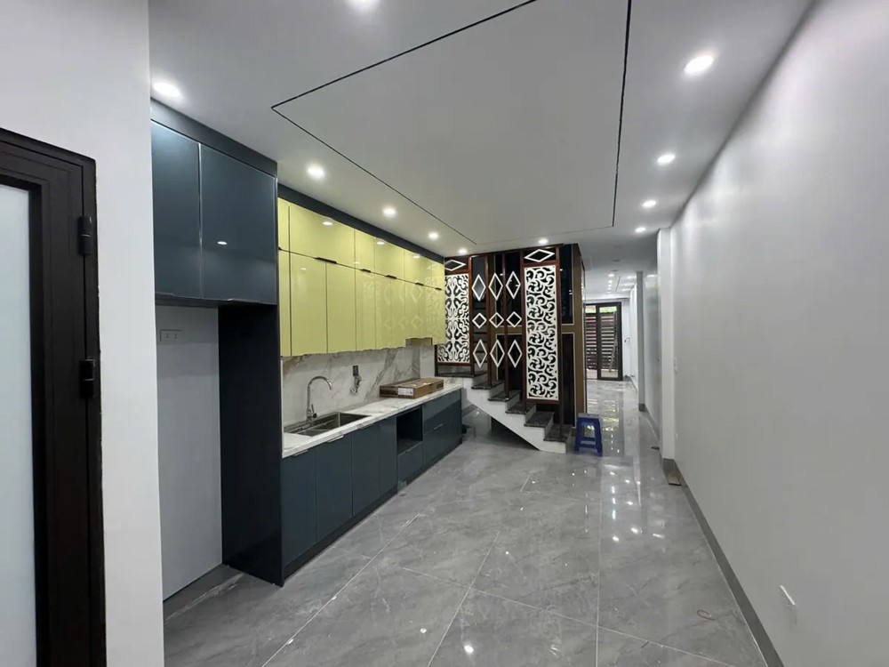 NHÀ MỚI Ô TÔ VÀO NHÀ Phố Chu Huy Mân 70m2 X 6 Tầng X 14.8 tỷ Long Biên Hà Nội