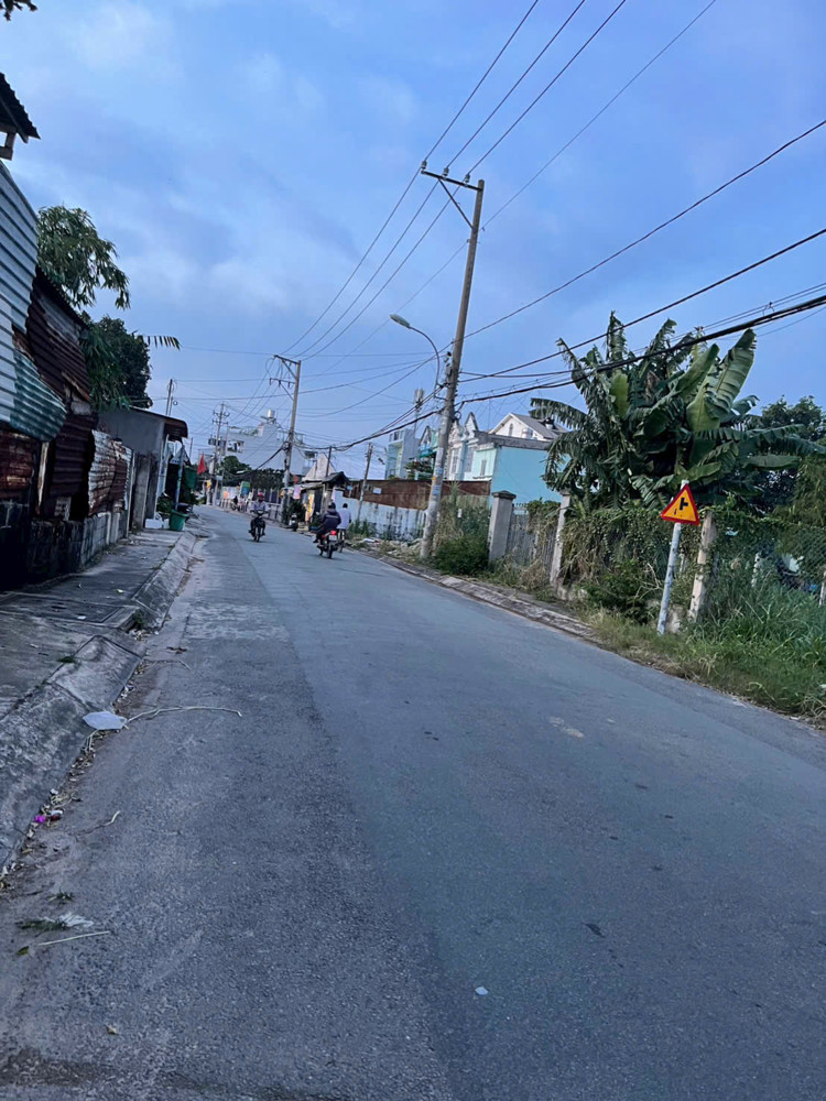 Bán đất thổ cư Hóc Môn, đường Phùng Thị Chuyện, 226m2, SHR, giá 7 tỷ - LH: