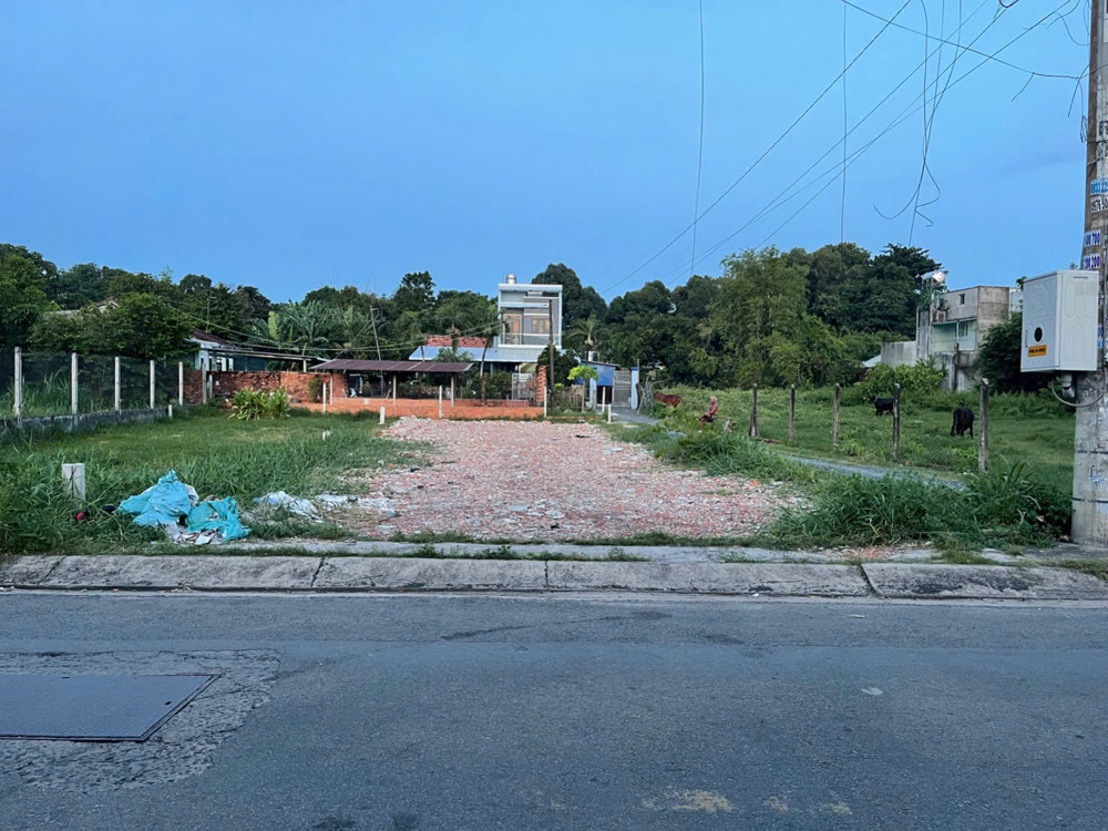 Bán đất thổ cư Hóc Môn, đường Phùng Thị Chuyện, 226m2, SHR, giá 7 tỷ - LH: