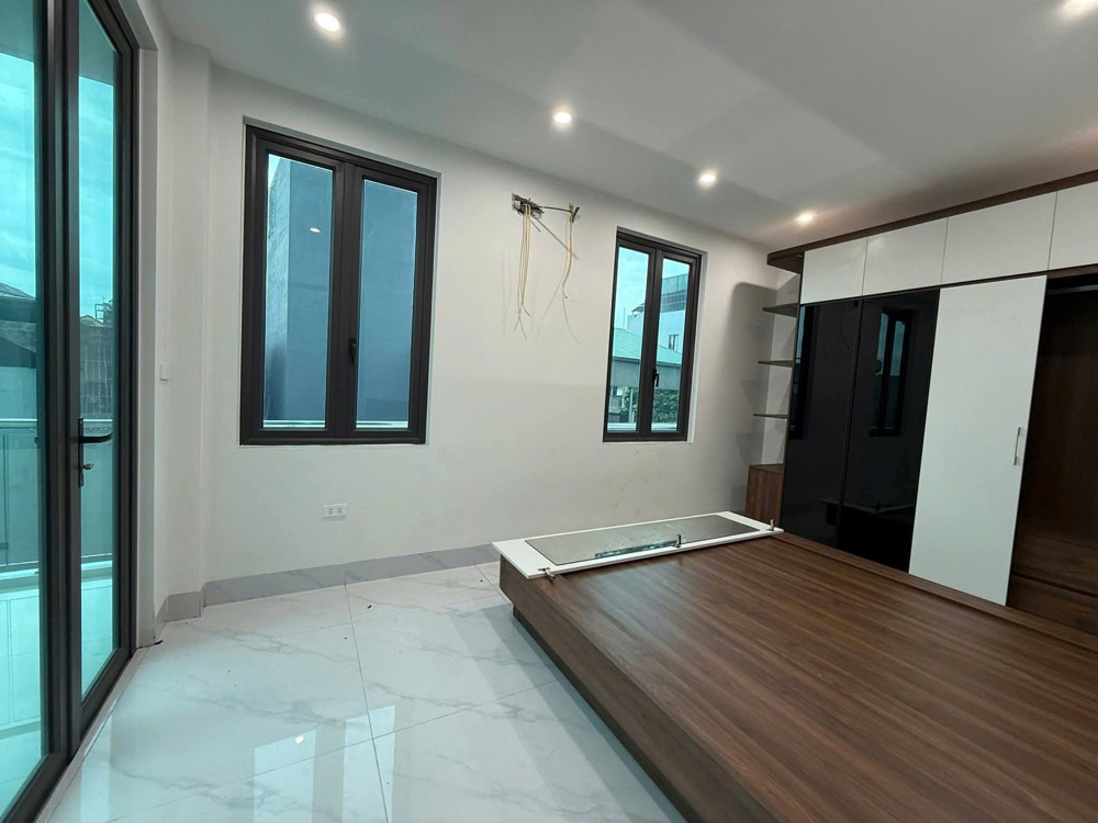 BÁN NHÀ TRUNG TÂM LONG BIÊN - GIÁ ĐẦU TƯ