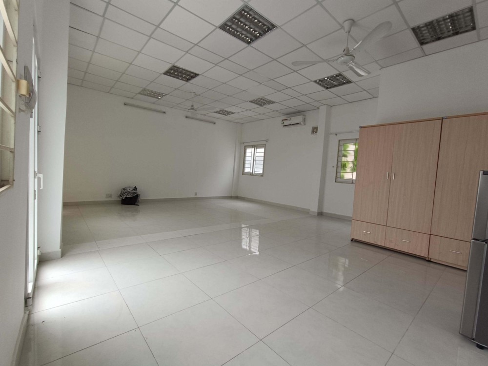 Cho thuê kho, văn phòng Bình Lợi, P.13 cũ, 10×10.5m, 15tr