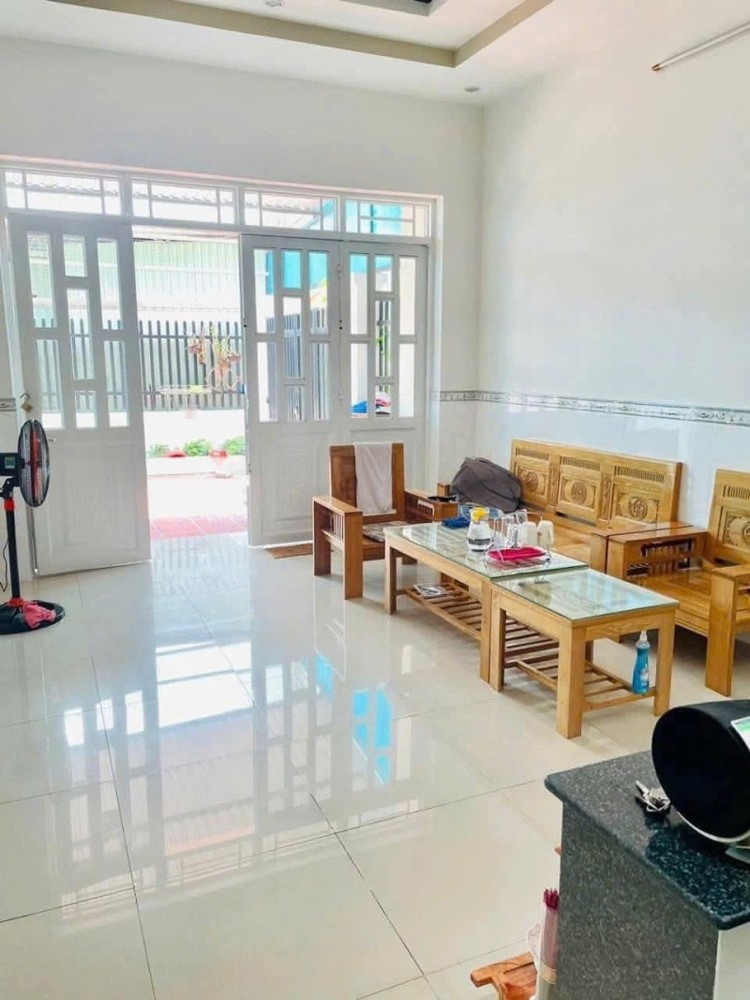 Bán nhà đường 185, Phước Long B, Q.9, TP HCM, DT 82m2, 2 tầng, 2PN. Sổ hồng riêng. Giá 6.49  tỷ