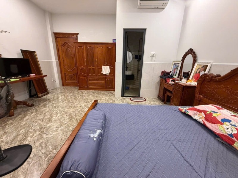 Bán nhà 3 Tầng Dĩ An,SHR đường nhựa 12m,gần ĐHQG TPHCM