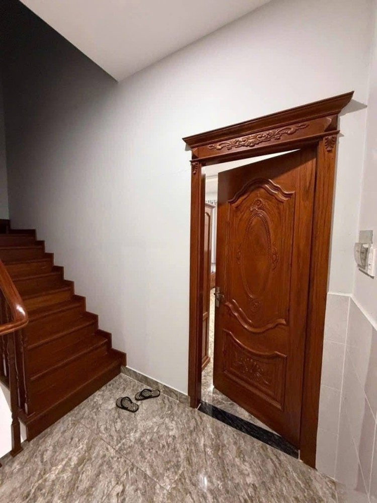 Bán nhà 3 Tầng Dĩ An,SHR đường nhựa 12m,gần ĐHQG TPHCM