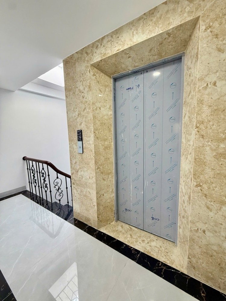 BÁN NHÀ ĐẸP HOÀNG NHƯ TIẾP LONG BIÊN, FULL NỘI THẤT, GẦN BÃI GỬI OTO, 45M NHỈNH 11 TỶ (TL)