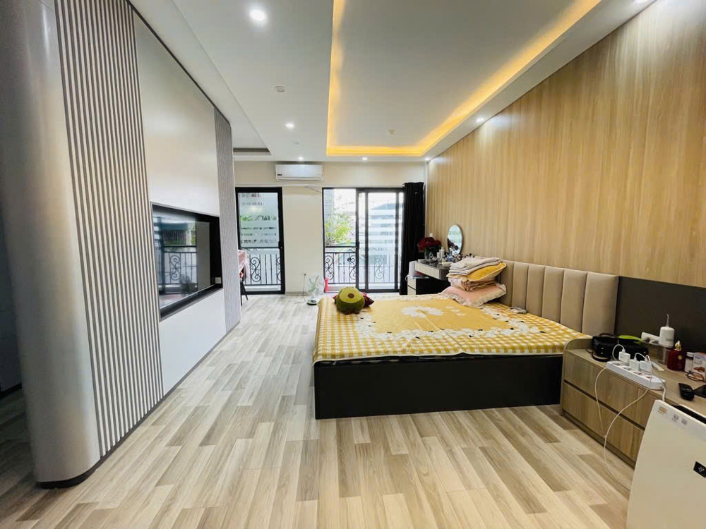 Duy nhất 1 nhà Lạc Long Quân gần ô tô, full nội thất 72m² giá 11.5 tỷ