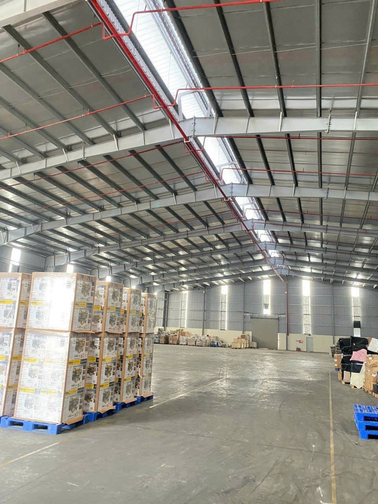 + Cho thuê kho, xưởng 2500m2  tại Yên Mỹ. Hưng Yên. Với vị trí giao thông thuận tiện, khu vực này lý