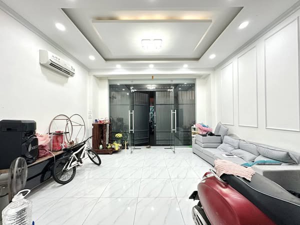 Nhà HXH Đường Hoàng Văn Thụ Quận Phú Nhuận Phường 8 Cũ
