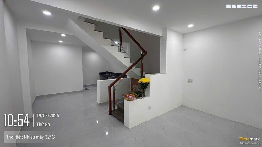 Nhà xinh Q.12, An Phú Đông, hẻm QL1A, 60m2, 2 tầng, 3PN, sổ hồng trao tay, giá chỉ 3.8 tỷ - Gọi
