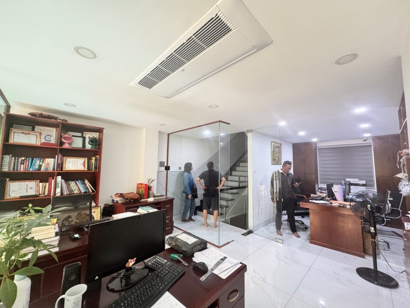Bán nhà  đường Số 15, Hiệp Bình Phước, Thủ Đức. DT 62m2, 5 tầng, 5PN, sổ hồng. Giá 8.5 tỷ