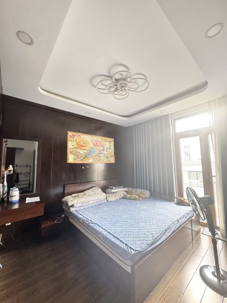 Bán nhà  đường Số 15, Hiệp Bình Phước, Thủ Đức. DT 62m2, 5 tầng, 5PN, sổ hồng. Giá 8.5 tỷ