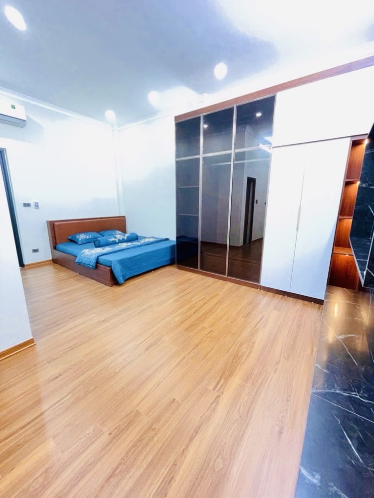 BÁN NHÀ NGỌC THUỴ LONG BIÊN, DÂN XÂY-OTO-40M- NHỈNH 6 TỶ(TL)