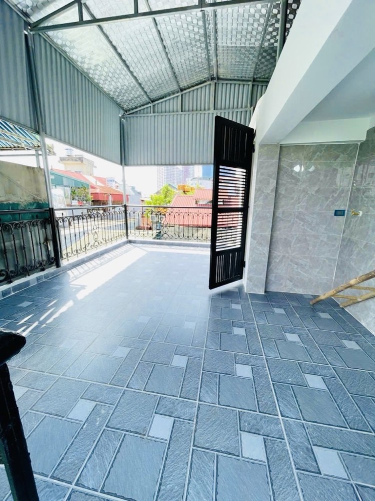 BÁN NHÀ NGỌC THUỴ LONG BIÊN, DÂN XÂY-OTO-40M- NHỈNH 6 TỶ(TL)