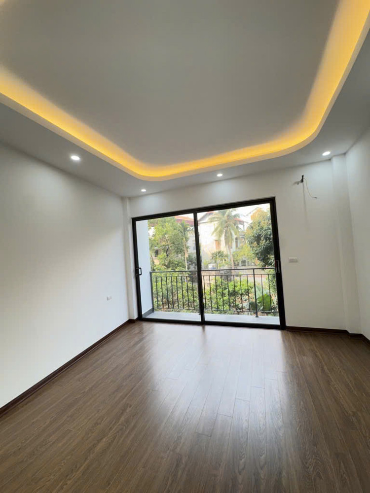 BÁN NHÀ THẠCH BÀN Long Biên – SIÊU HIẾM – 48m – 5 ngủ – Nhà mới kính koong – Giá hơn 7 tỷ - ô tô