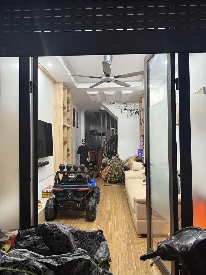 BÁN NHÀ DÂN XÂY Phố Thanh Am 42m2 X 5 Tầng X 6.85 tỷ Long Biên Hà Nội