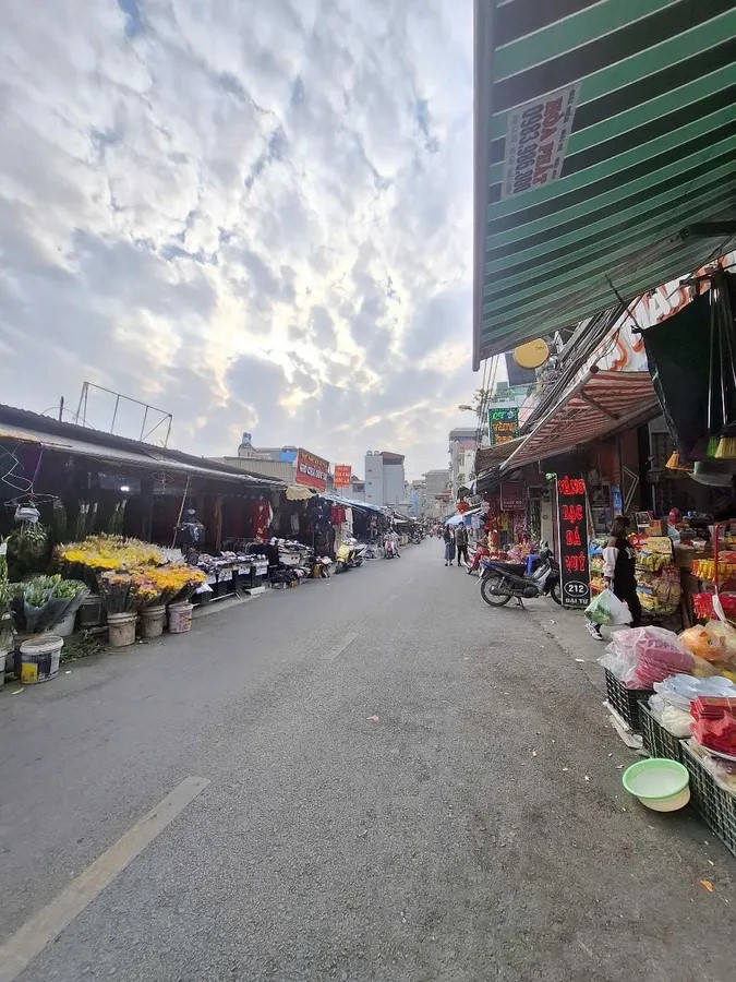 🔴...🔴DUY NHẤT! LÔ GÓC MP, MT CHỢ ĐẠI TỪ 70M2, 3T VIEW HỒ, KD SẦM UẤT NGÀY ĐÊM, 32.9 TỶ!