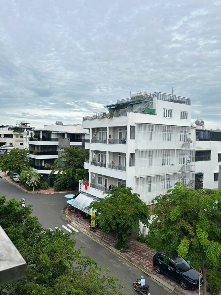 Nhà 4 tầng trung tâm Hà Quang 2 – 7PN – doanh thu 25tr/tháng – giá 12 tỷ