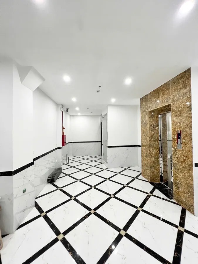 Bán Nhà Lê Duẩn 56m2. 6 tầng. mặt tiền 4m. giá 14.6 Tỷ Đống Đa Hà Nội