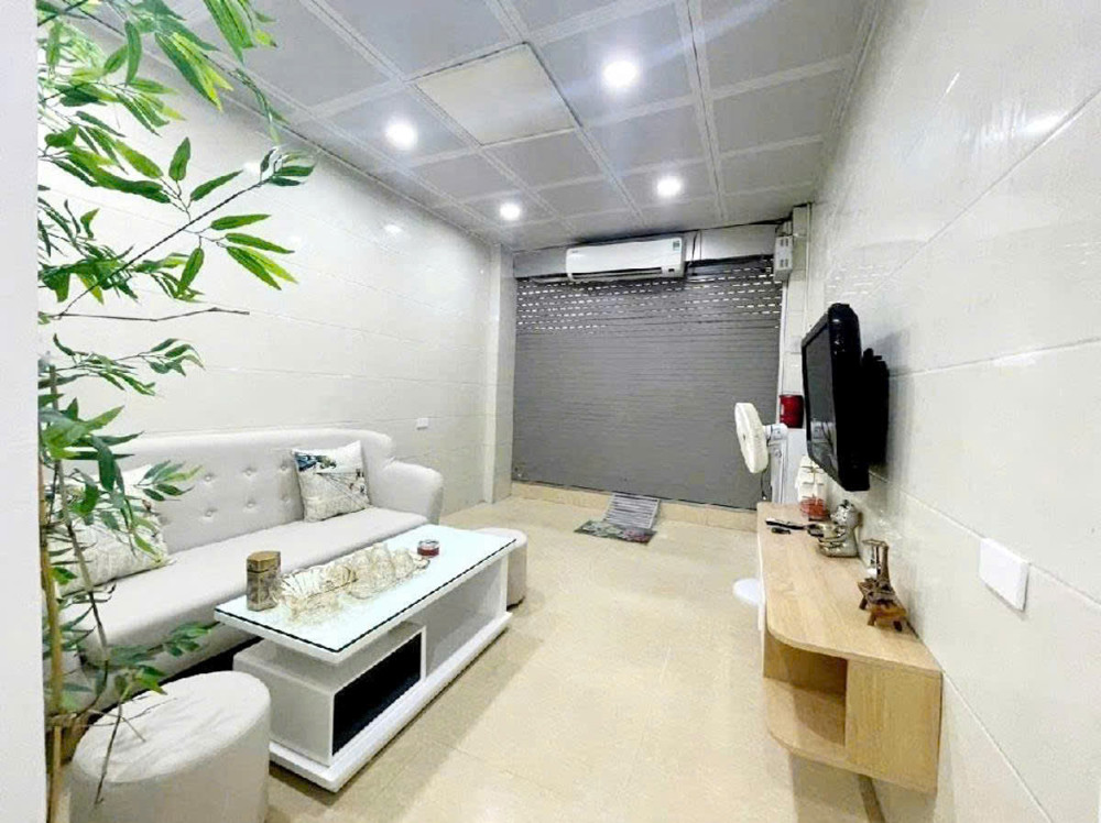 Bán căn hộ tập thể tầng 1 SĐCC Bùi Ngọc Dương 40m2 Full đồ 2.86 tỷ