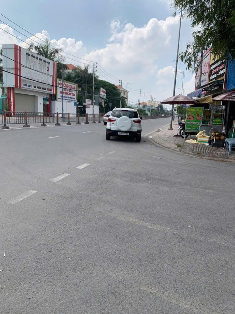 ĐẤT 1 HECTA MT NHỰA 8M TÔ KÝ CÁCH MT CHỈ 100M, HÓC MÔN