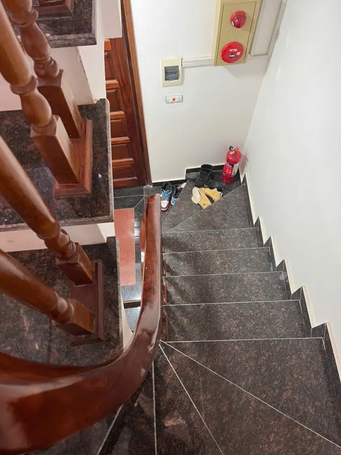 Bán nhà KHƯƠNG ĐÌNH: KINH DOANH - Ô TÔ ĐỖ CỬA - CHO THUÊ 18TR/THÁNG