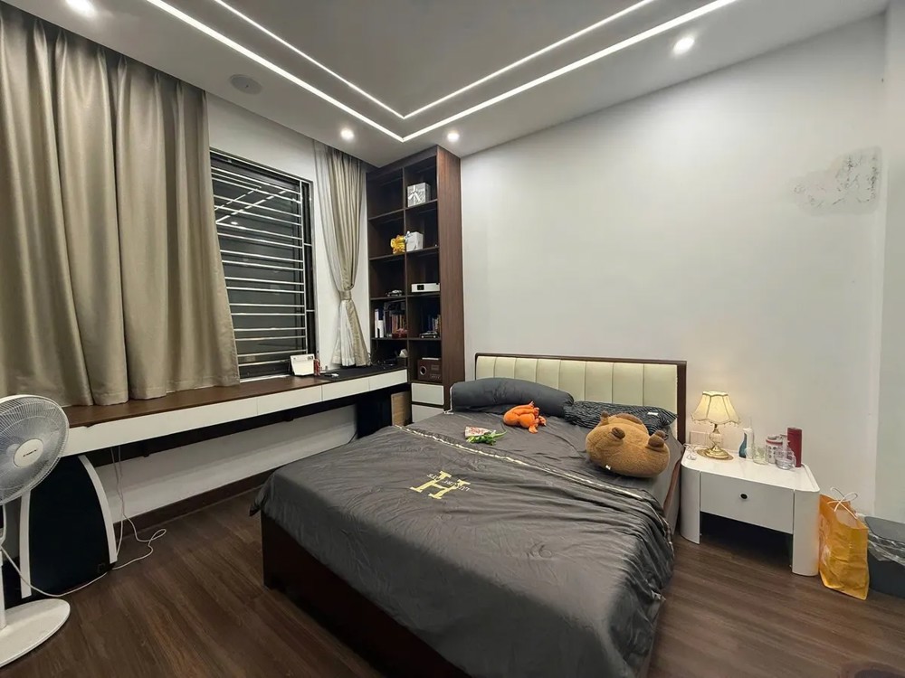 💡 Bán nhà KHƯƠNG Đình. MẶT TIỀN TO ĐẸP - NỘI THẤT XỊN - VÀI BƯỚC ROYAL CITY