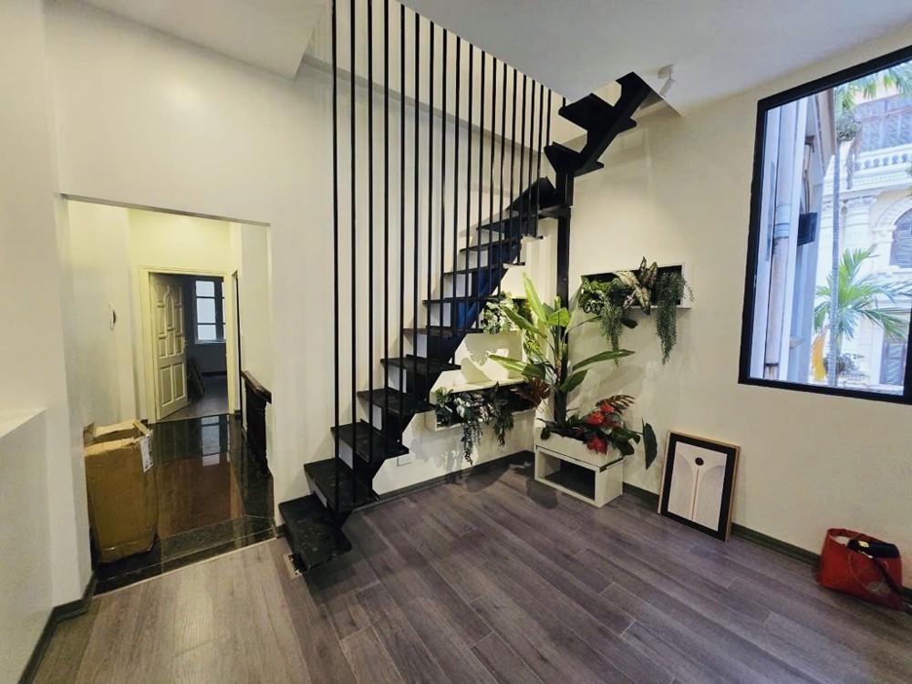 CẦU GIẤY 43M-11,5 TỶ NHÀ ĐẸP GẦN PHỐ,LÔ GÓC,DÂN XÂY,NGÕ BA GÁC,NỞ HẬU