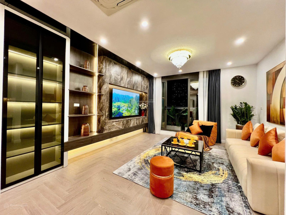 Cần bán Căn 3 ngủ 2WC 122m2 chung cư TSQ NT full nội thất giá 8.9 tỷ