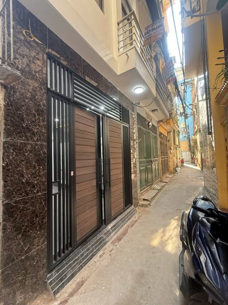 Bán nhà ngõ thông tại cầu Lủ, DT 34m2, 4 tầng giá 8,2 tỷ