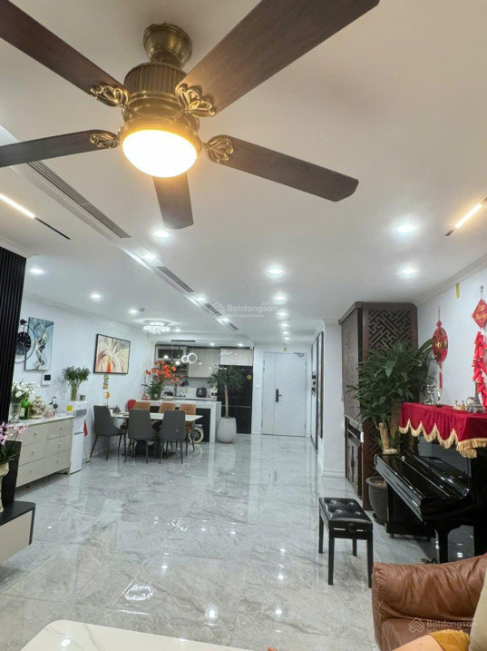 (chuẩn) căn 3PN2WC 135.6m² New Skyline nội thất full BC Đông nam 11.8 tỷ có Thương lượng