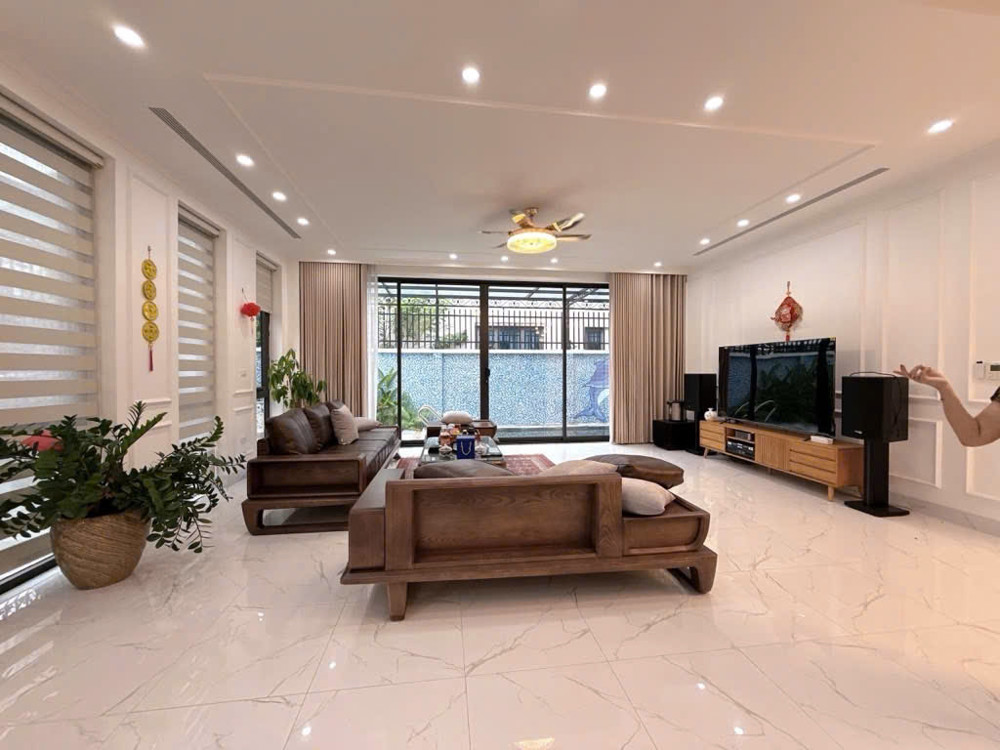 Hiếm! Bán toà văn phòng Đặng Văn Ngữ, view Hồ Đắc Di, Đống Đa DT 110m2, MT 7m, ô tô, kinh doanh sầm