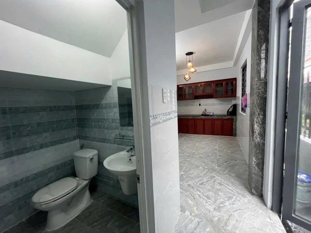 BÁN NHÀ - BÌNH TÂN - LÔ GÓC - HXT - DT 60M2 (4 X 15M) - 4 TẦNG - NHỈNH 5 TỶ