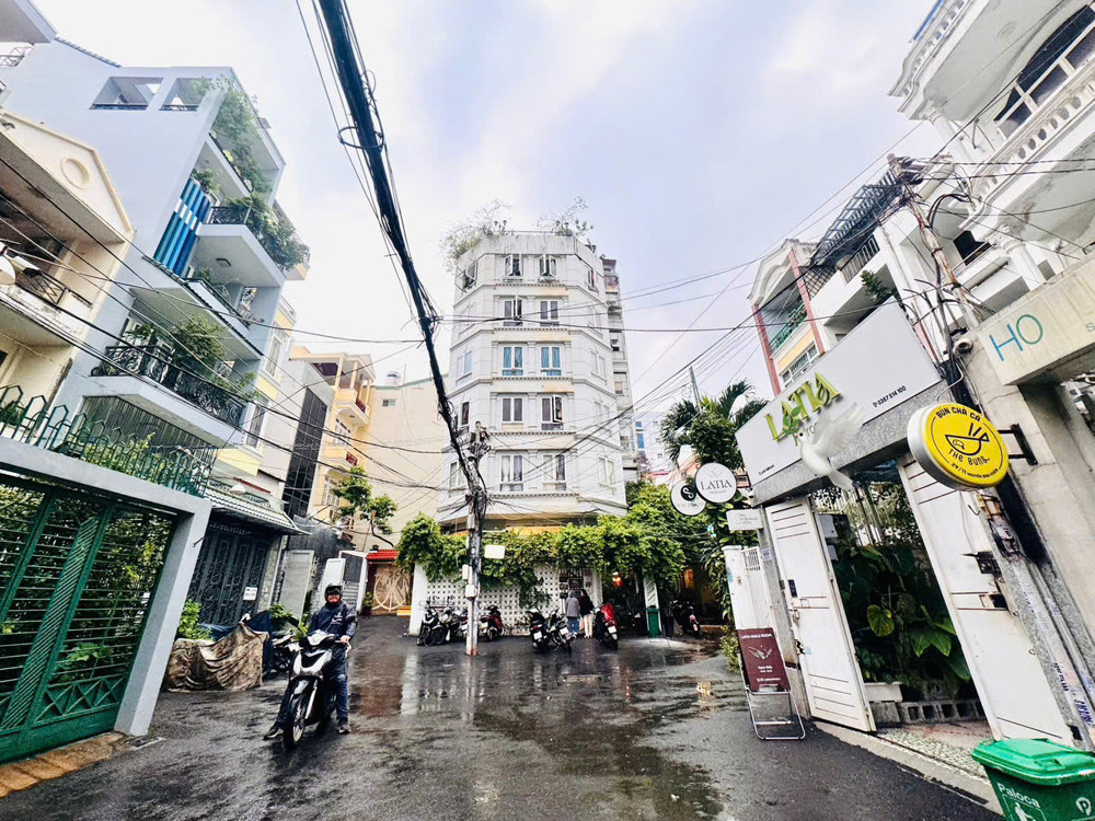CHÍNH CHỦ BÁN NHÀ C4 - XE HƠI NGỦ TRONG NHÀ Đ. NGUYỄN BỈNH KHIÊM, QUẬN 1 - GIANG GIANG:0901611116