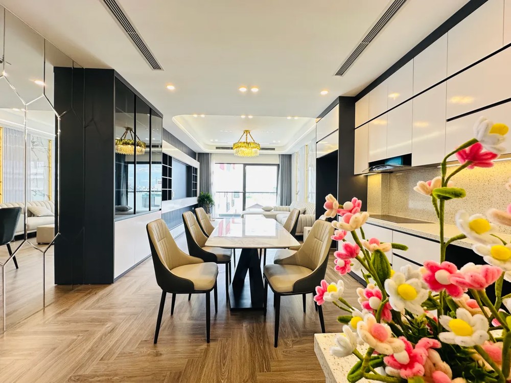 NHÀ MẶT PHỐ Ô TÔ ĐỖ CỔNG- VÀO NHÀ Nguyễn Văn Linh 63m2 X 6 Tầng  12.2 tỷ Long Biên Hà Nội 