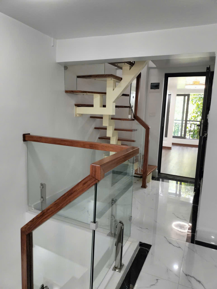 Bán căn hộ tập thể phố Trần Đại Nghĩa, 110m2 tầng 2, 4.5 tỷ SĐCC