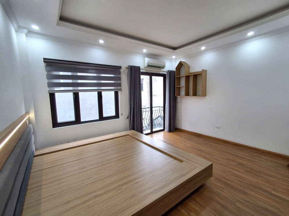 NHÀ MỚI 5 TẦNG FULL NỘI THẤT NGUYỄN VĂN CỪ- LONG BIÊN 36m2 X 7.6 tỷ
