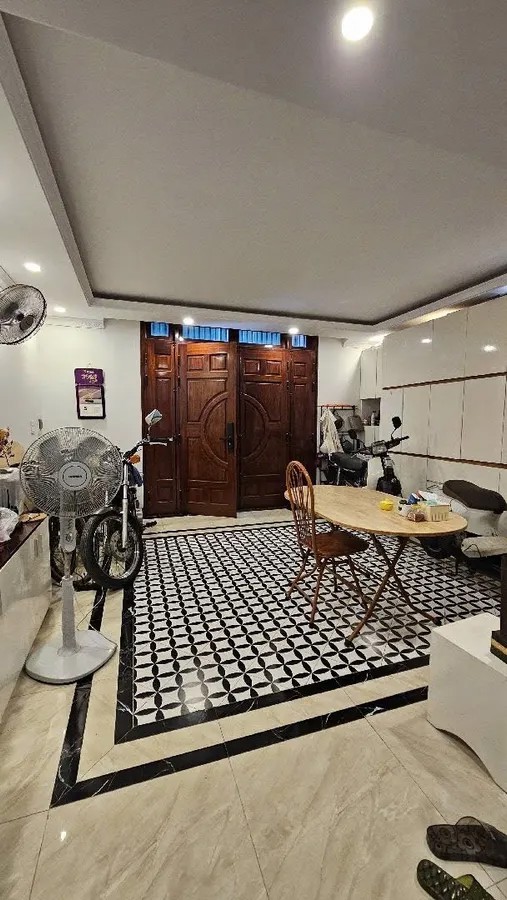NHÀ ĐẸP Ô TÔ ĐỖ CỬA Thạch Bàn 42 m2 X  6 Tầng  8.66 tỷ Long Biên
