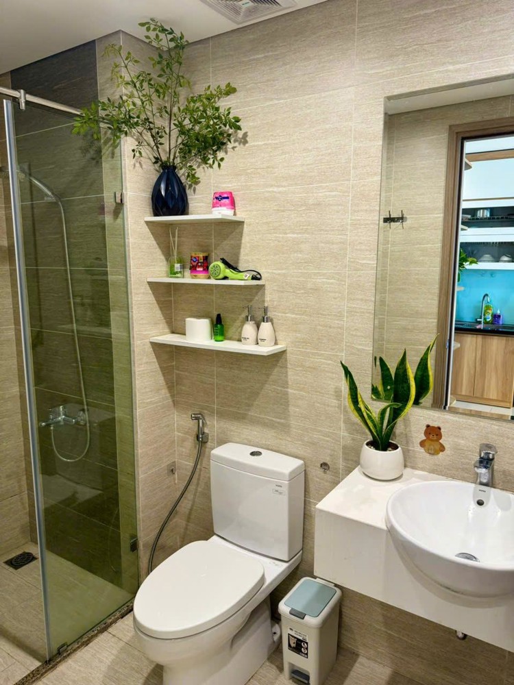 Bán nhanh căn Studio đầy đủ nội thất tầng trung view thích hợp đầu tư, giá chỉ 2.35 tỷ tại OCP