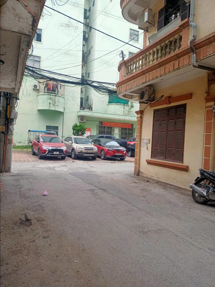 BÁN NHÀ CẤP 4 NGUYỄN XIỂN, PHÂN LÔ OTO TRÁNH, GẦN PHỐ, NGÕ THÔNG, MẶT TIỀN 4M, CHỈ 9.X TỶ
