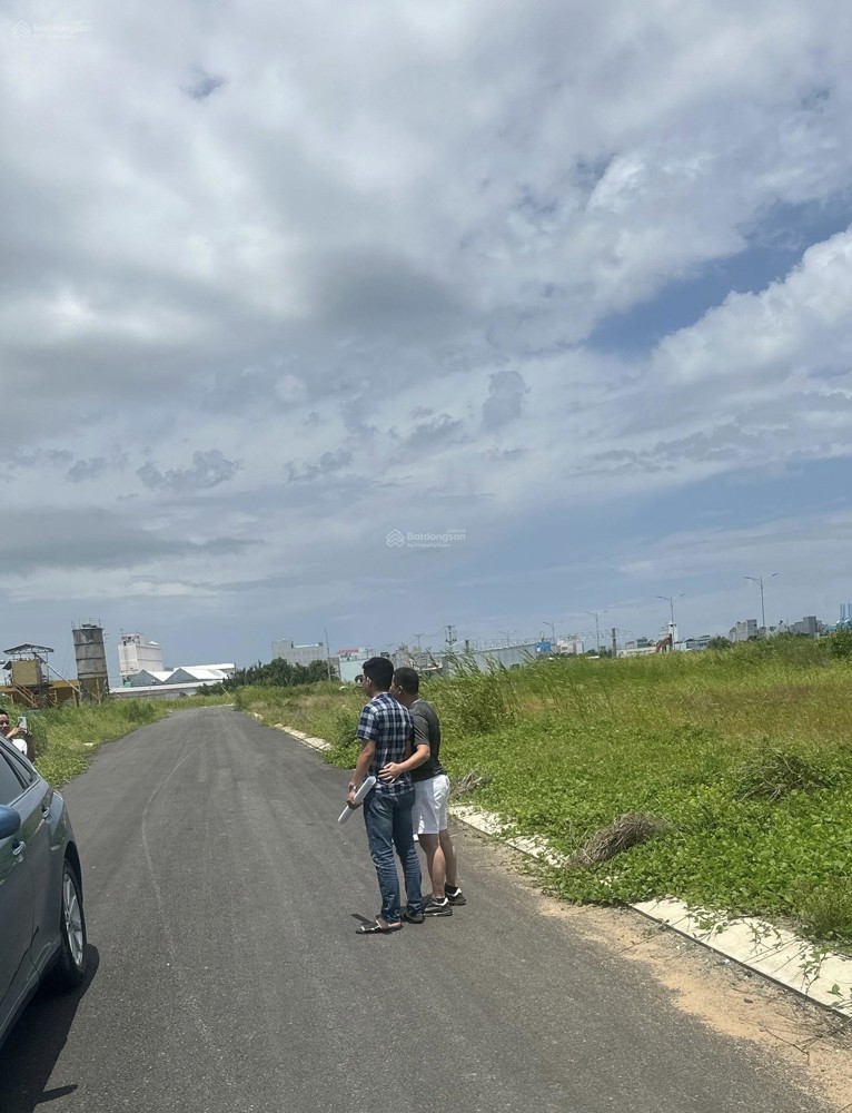 Bán đất nền dự án tại Thị trấn Sông Đốc, 28 triệu, 141.8m2, hàng hiếm