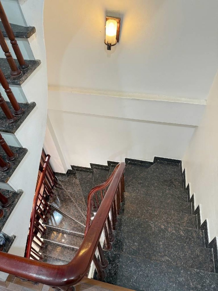 Bán nhà mặt phố Cầu Noi, 38m2, 5 tầng mới đẹp, ô tô tránh, giá 7,9 tỷ