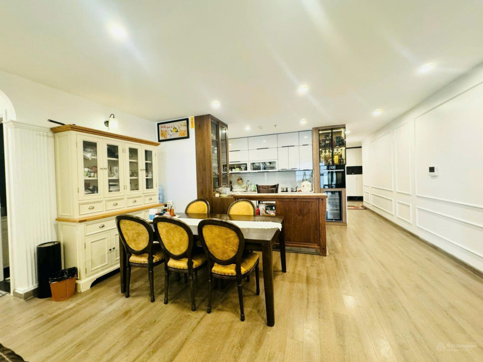 Cần bán 3PN diện tích 121m² - FLC 265 Cầu Giấy NT full hướng mát giá 14 tỷ