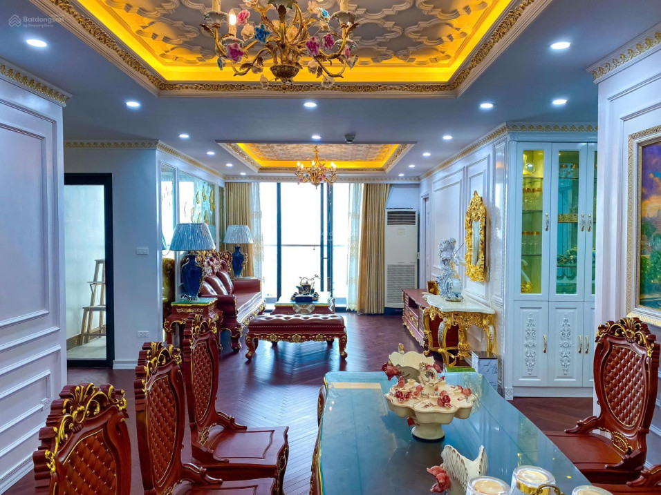 Hiếm! Bán căn 4 ngủ - 110 Cầu Giấy 180m², BC Đông Bắc, full NT giá 18 tỷ