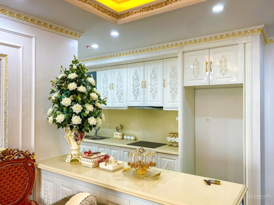 Hiếm! Bán căn 4 ngủ - 110 Cầu Giấy 180m², BC Đông Bắc, full NT giá 18 tỷ