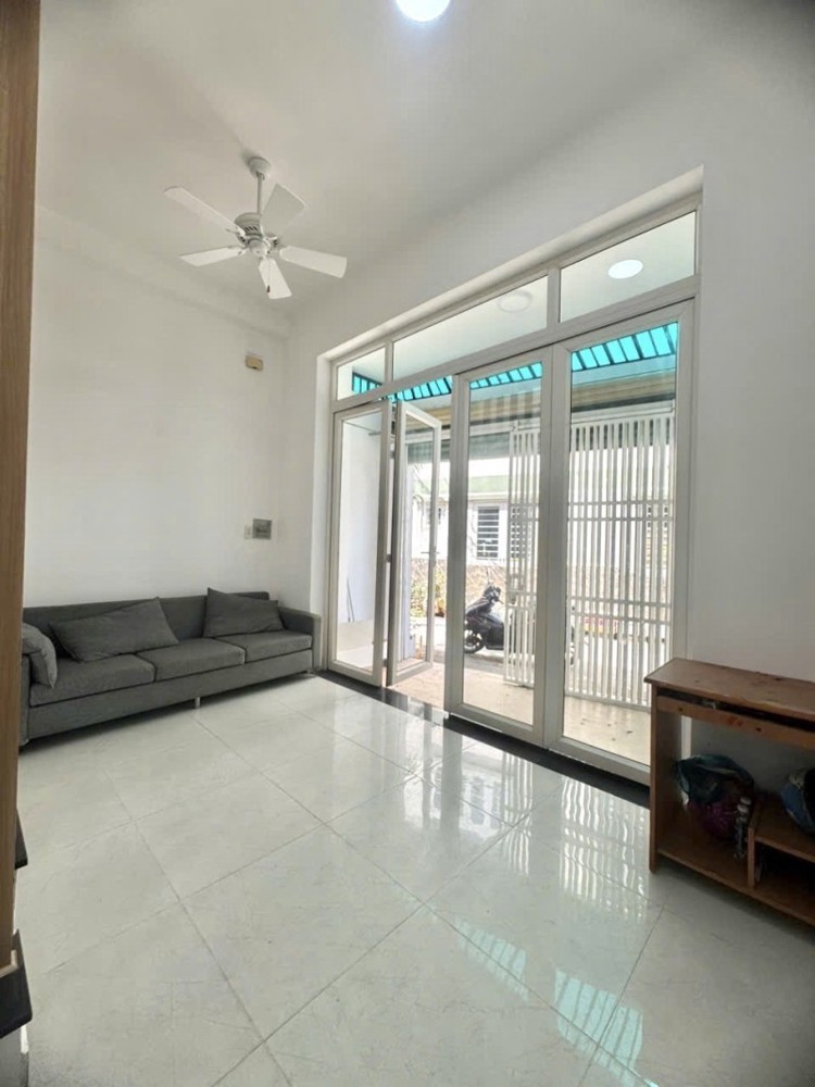 Bán nhà Thủ Đức, Linh Xuân, đường Số 9, 54m2, 2 tầng, 3PN, SH, 4.29  tỷ