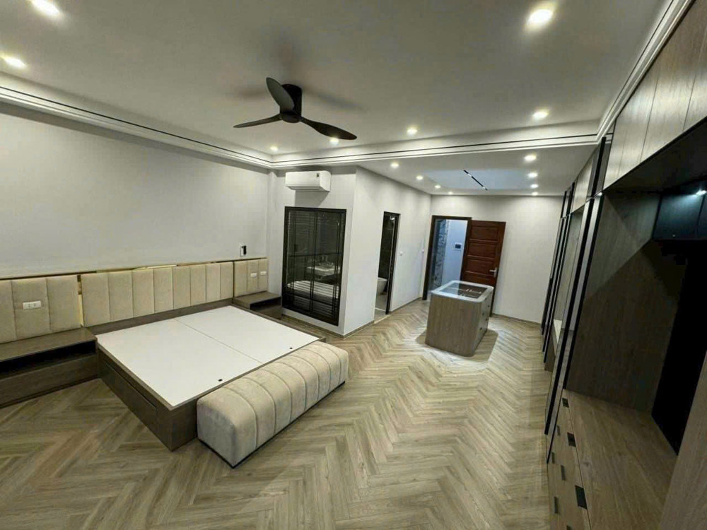 BÁN NHÀ ĐẸP THẠCH BÀN LONG BIÊN, MỚI TINH-THANG MÁY-OTO ĐỖ CỬA-50M NHỈNH 9 TỶ