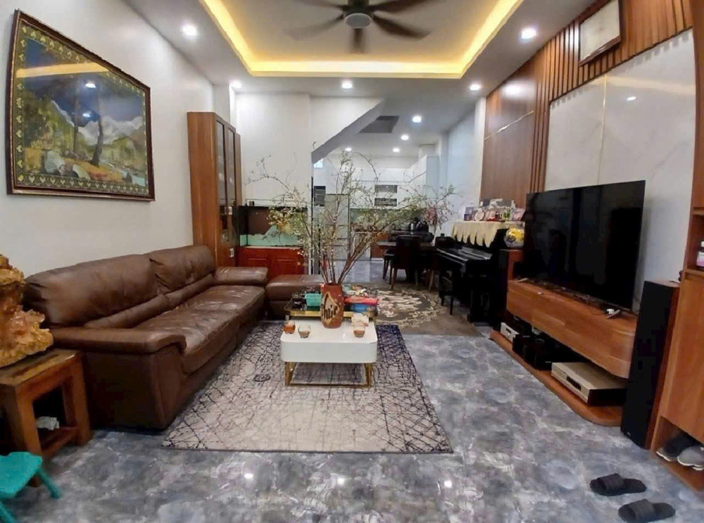 BÁN NHÀ GIA QUẤT LONG BIÊN,NHÀ ĐẸP-Ở LUÔN-NGÕ RỘNG-69M NHỈNH 8 TỶ(TL)