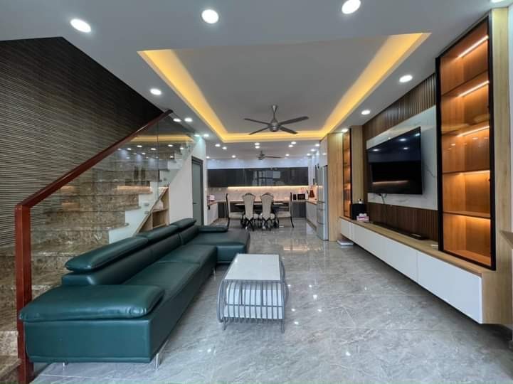 Bán Nhà  Đường Số 33 P Bìng Trưng Tây, Q2, Tp Hcm.  Dt 67M2, 5 Tầng, 6Pn, Sổ Hồng. Giá 9.39  Tỷ